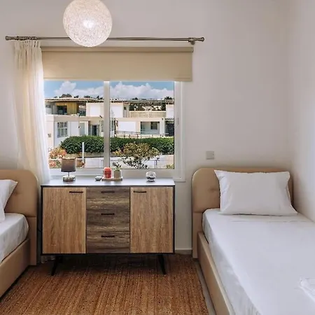 Venus Townhouse Near The Sea דירה Paphos