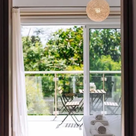 Venus Townhouse Near The Sea