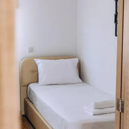 Venus Townhouse Near The Sea