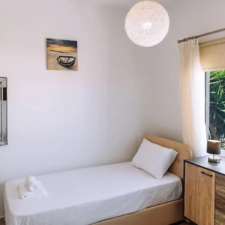 Venus Townhouse Near The Sea *