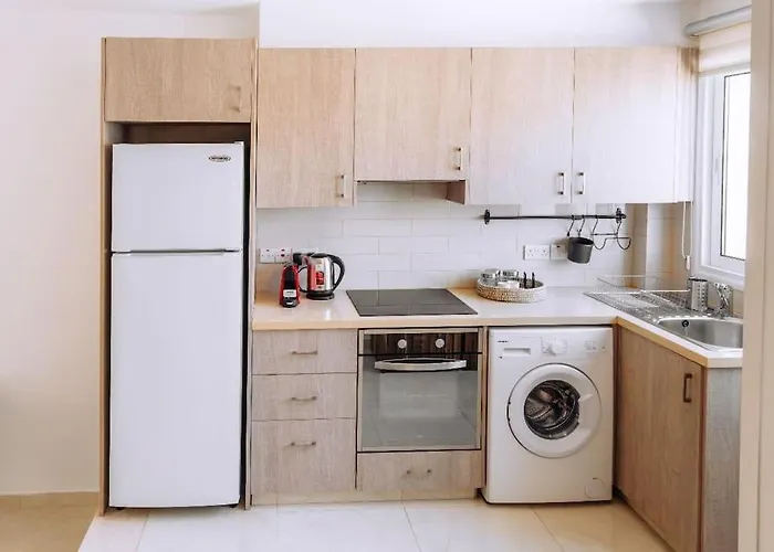 Venus Townhouse Near The Sea