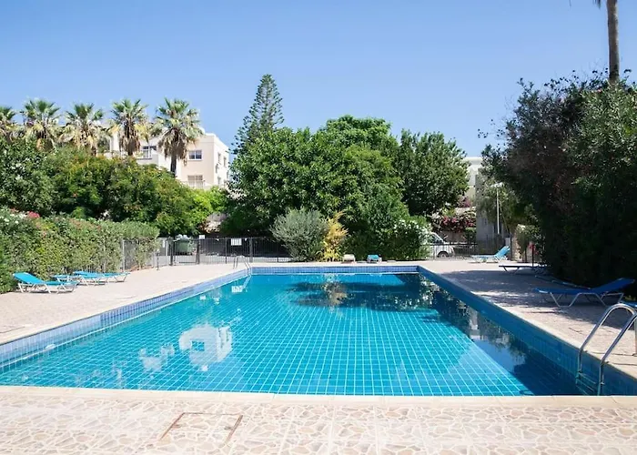 Venus Townhouse Near The Sea Lägenhet Paphos