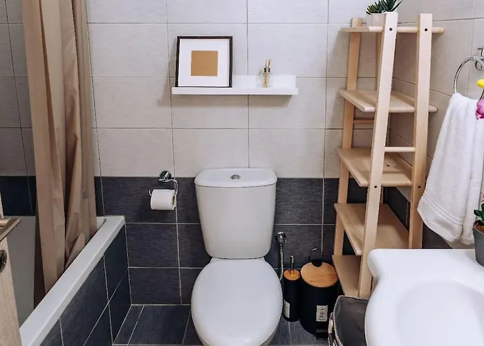 Venus Townhouse Near The Sea *