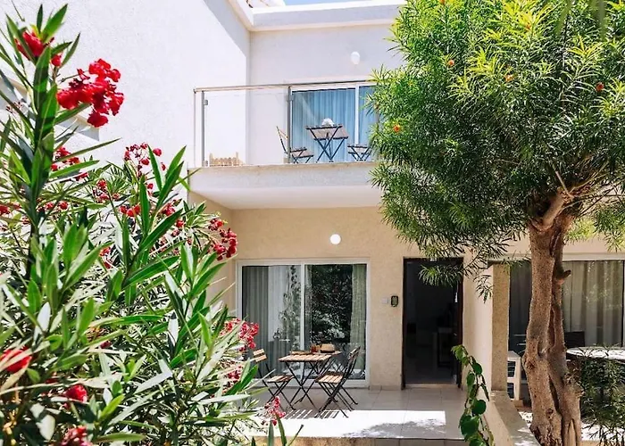 Venus Townhouse Near The Sea アパート