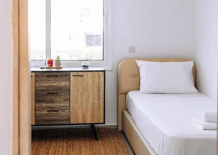 Venus Townhouse Near The Sea